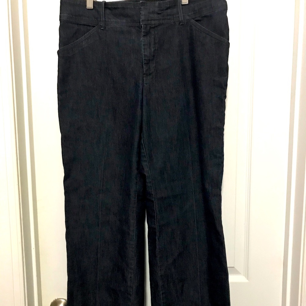 Lee denim jeans Natural straight leg. Size 10 short